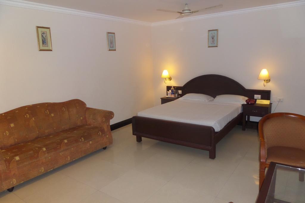 Hotel Elegance Kāladi Habitación foto