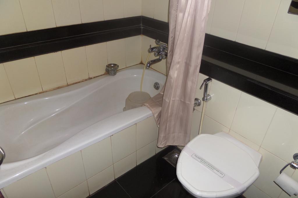 Hotel Elegance Kāladi Habitación foto